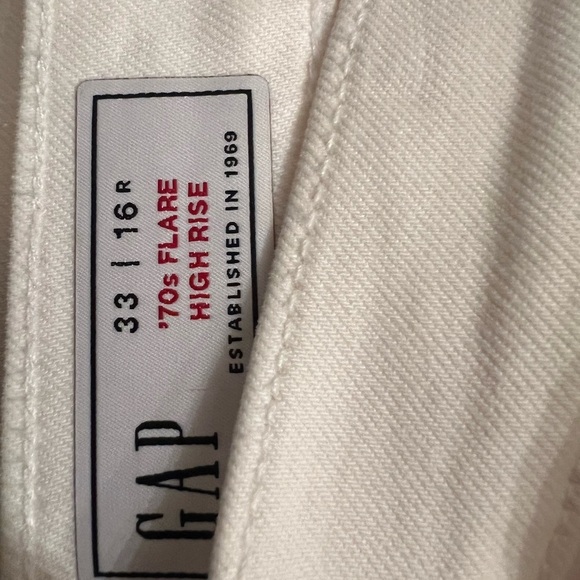 NWT GAP High Rise 70s Flare Jeans 33 Ivory Cream Stretch Retro Chic - Picture 9 of 9